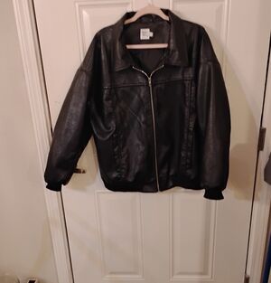 Women's Faux Black Leather Bomber Jacket. Pre-owned Excellent Condition.